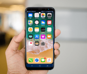 Apple IOS 11 running on Samsung Galaxy S8